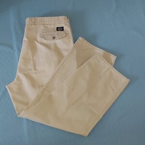 Dockers Men's Tan Dress Pants